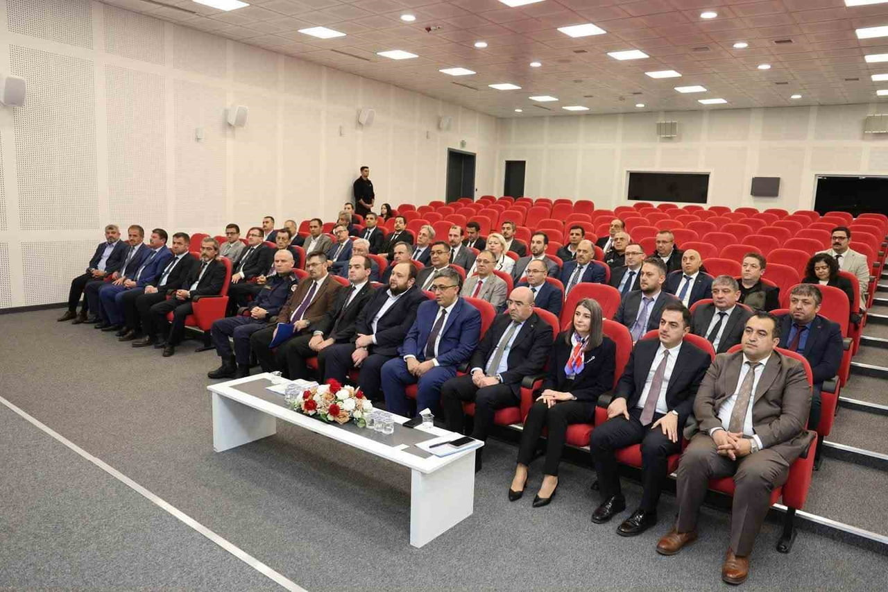 KAMU KURUM VE KURULUŞLARININ YATIRIMLARINI İZLEMEK, ÇALIŞMALAR ARASINDA KOORDİNASYONU SAĞLAMAK VE...