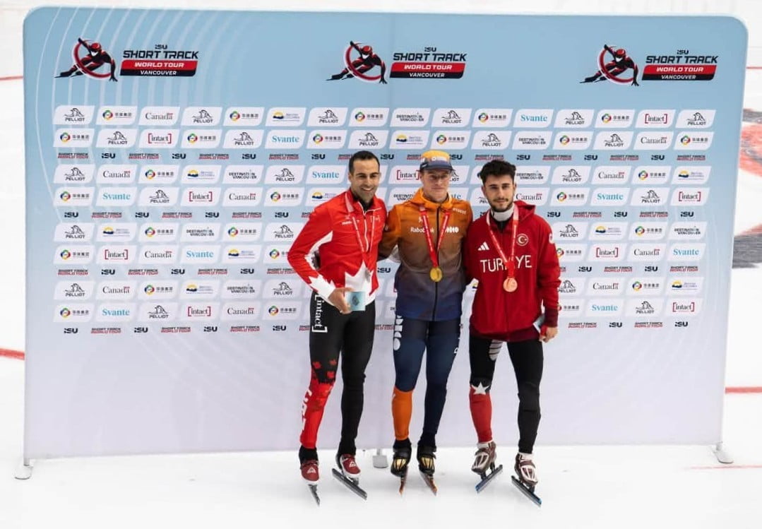 KANADA'DA DÜZENLENEN SHORT TRACK WORLD TOUR 1 YARIŞMASINDA MİLLİ SPORCUMUZ FURKAN AKAR, 500...
