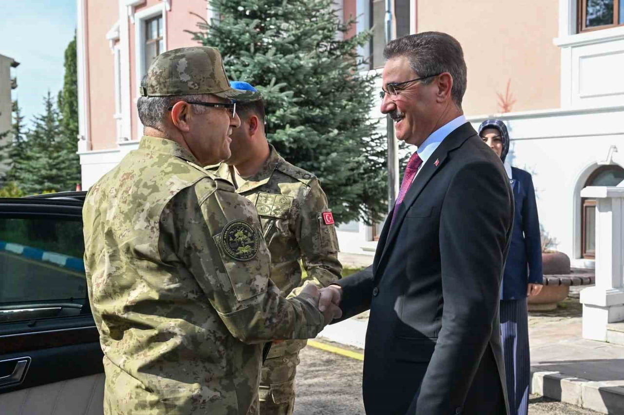 KARA KUVVETLERİ KOMUTANI ORGENERAL METİN TOKEL VE 3’ÜNCÜ ORDU KOMUTANI KORGENERAL BURHAN AKTAŞ...