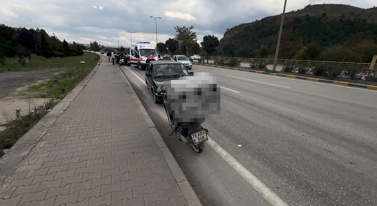 KARABÜK’TE KONTROLDEN ÇIKAN MOTOSİKLETİN DEVRİLMESİ SONUCU METRELERCE SÜRÜKLENEN SÜRÜCÜ...
