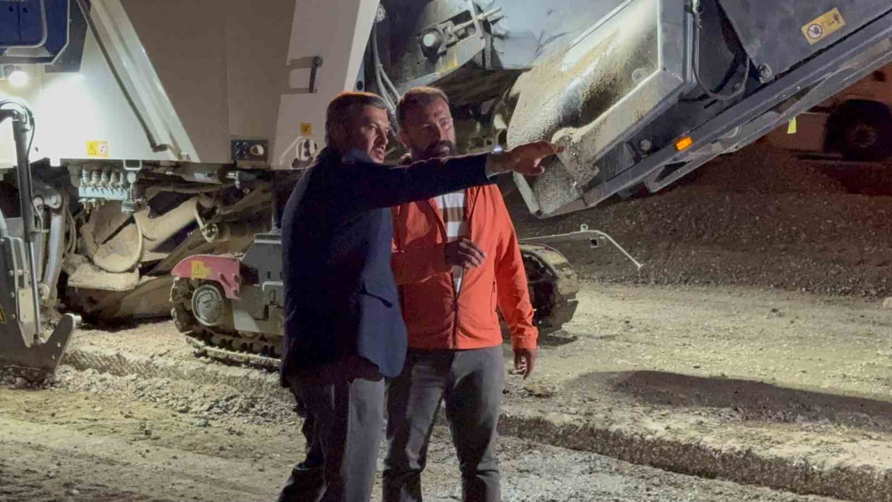 KARABÜK’TE KURTULUŞ MAHALLESİ SANAYİ KAVŞAĞI’NDA SÜRDÜRÜLEN DÜZENLEMEYLE TRAFİK AKIŞININ ÇİFT...