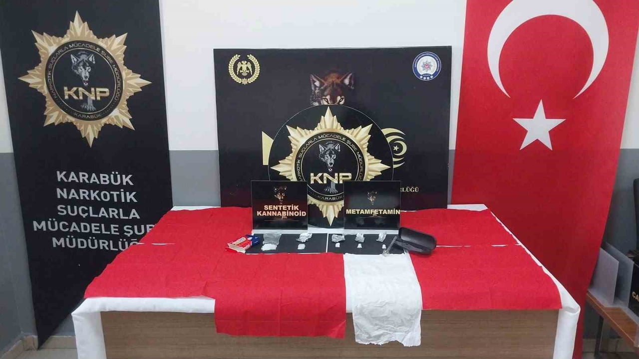 KARABÜK’TE POLİS EKİPLERİNCE DÜZENLENEN UYUŞTURUCU OPERASYONUNDA 9,14 GRAM METAMFETAMİN İLE...