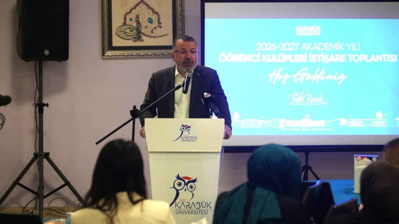 KARABÜK ÜNİVERSİTESİ (KBÜ) REKTÖRÜ PROF. DR. FATİH KIRIŞIK, ÖĞRENCİ KULÜBÜ BAŞKANLARI...