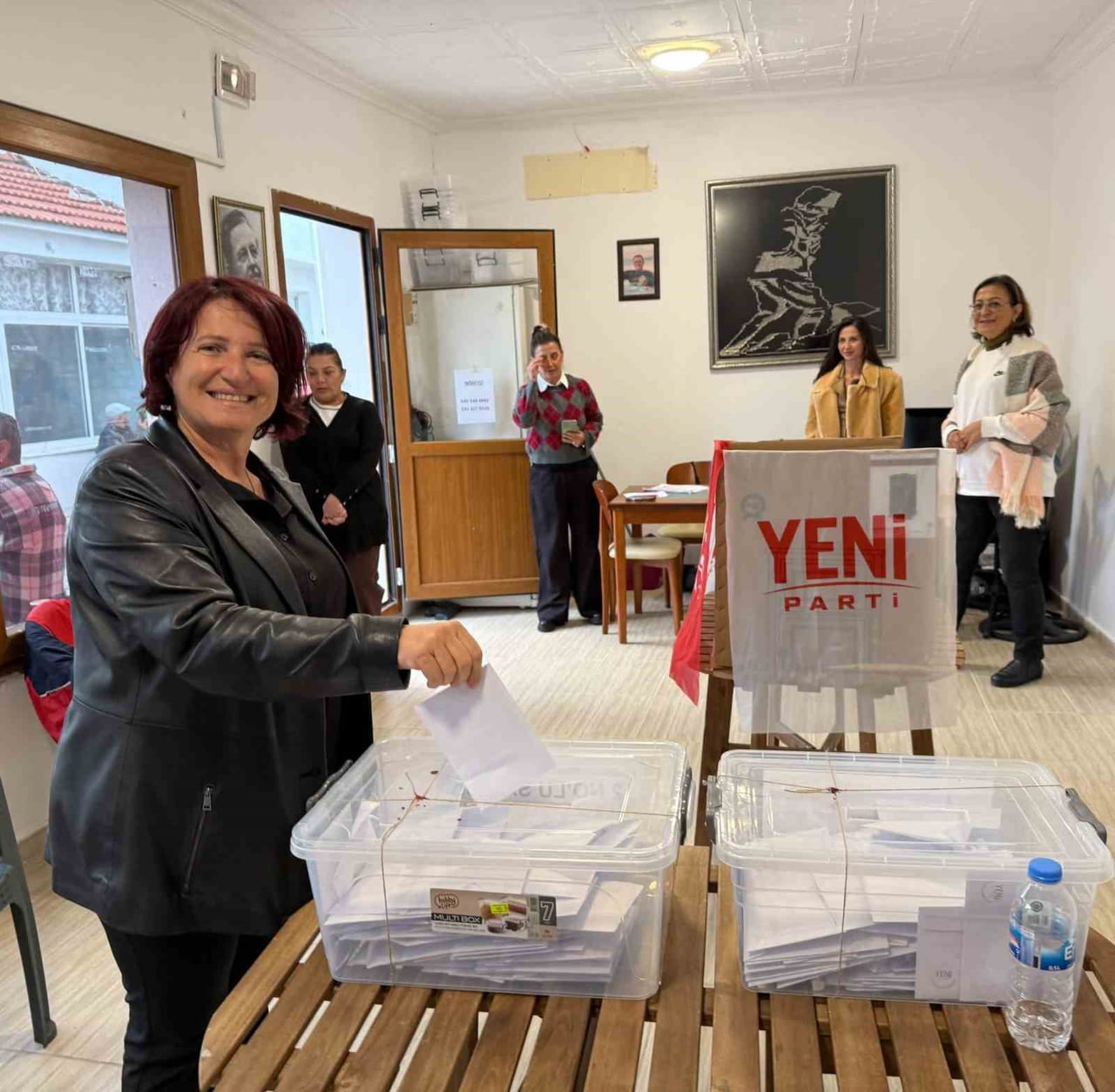 KARABURUN BELEDİYE BAŞKANI İLKAY GİRGİN ERDOĞAN YENİ PARTİ'DEN İSTİFA ETTİ (ARŞİV)