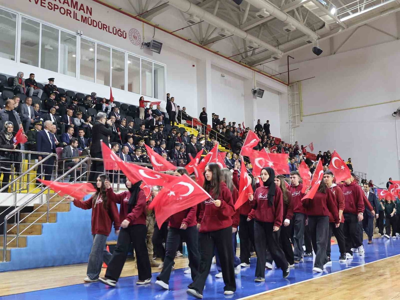 KARAMAN'DA 29 EKİM CUMHURİYET BAYRAMI COŞKUYLA KUTLANDI.