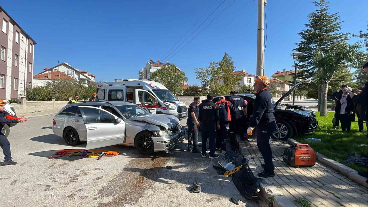 KARAMAN’DA OTOMOBİL İLE CİPİN ÇARPIŞMASI SONUCU MEYDANA GELEN TRAFİK KAZASINDA 3 KİŞİ...