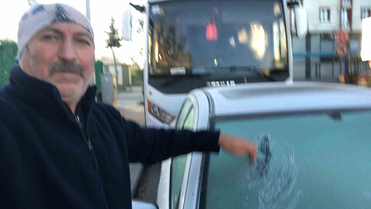 KARS SABAHA BUZLA UYANDI! EKSİ 7 DERECE ARAÇLARIN CAMLARINI DONDURDU(KARS-İHA)