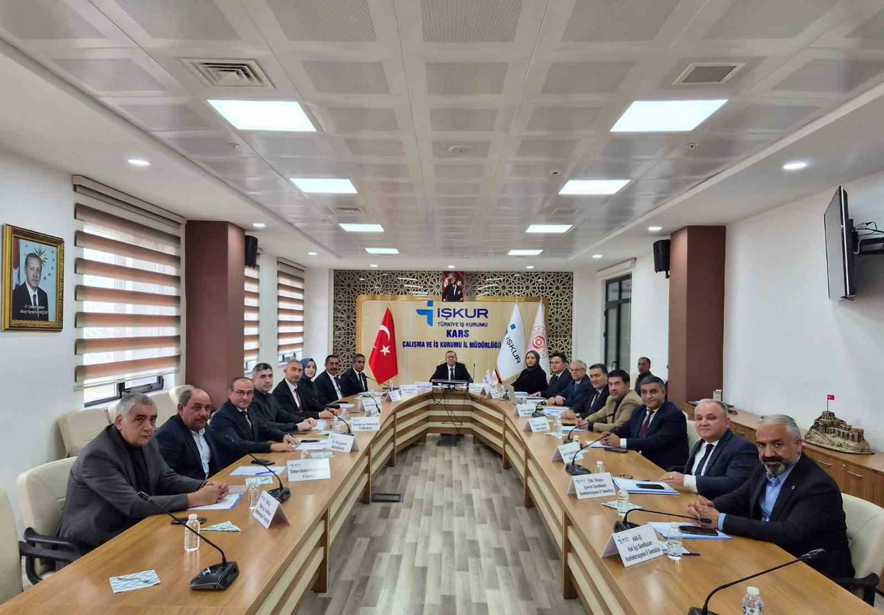 KARS’TA 2027’NİN İSTİHDAM VE MESLEKİ EĞİTİM YOL HARİTASI BELİRLENDİ(KARS-İHA)
