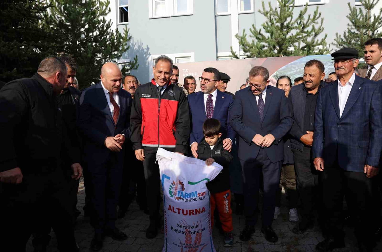 KARS’TA AFETTEN ETKİLENEN ÜRETİCİLERE 26 MİLYON LİRALIK TARIMSAL DESTEK(KARS-İHA)