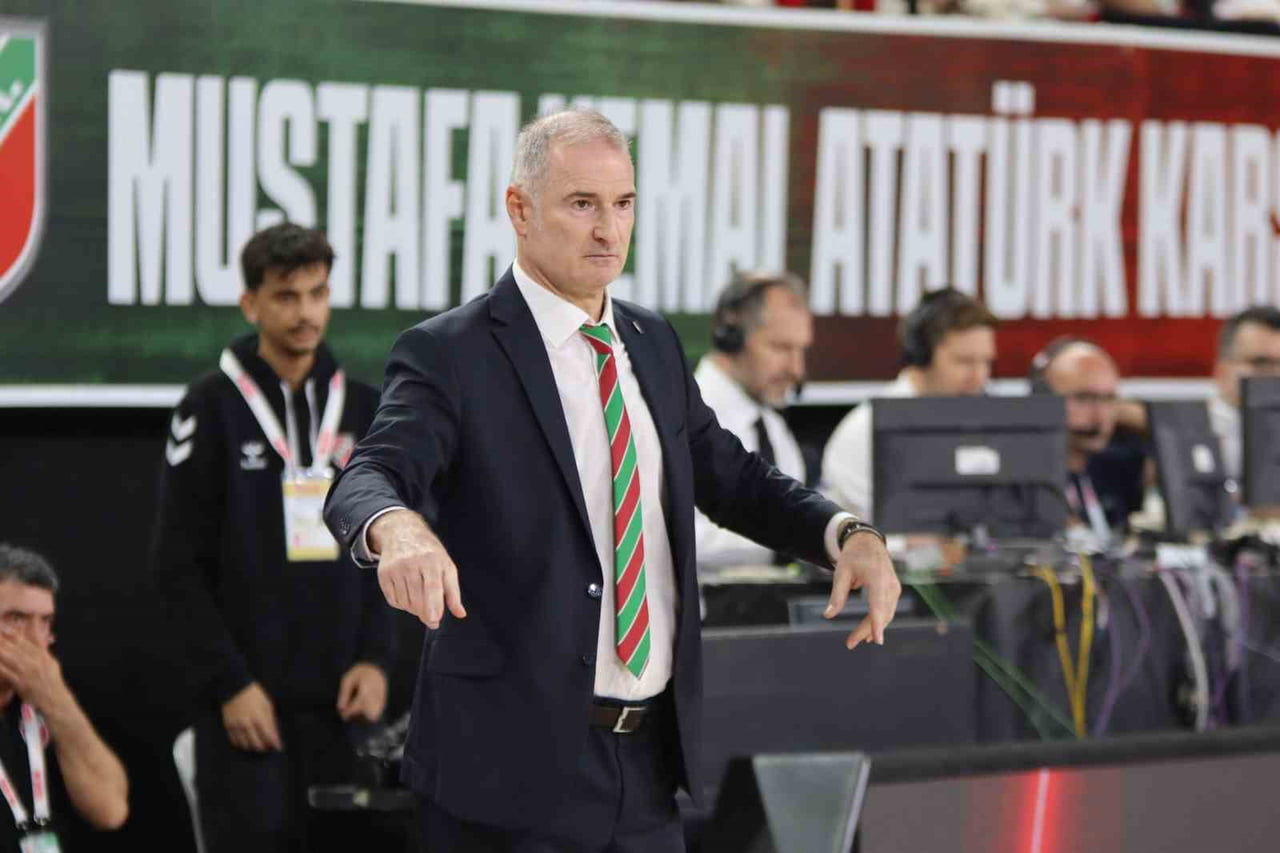 KARŞIYAKA BAŞANTRENÖRÜ NENAD MARKOVİC