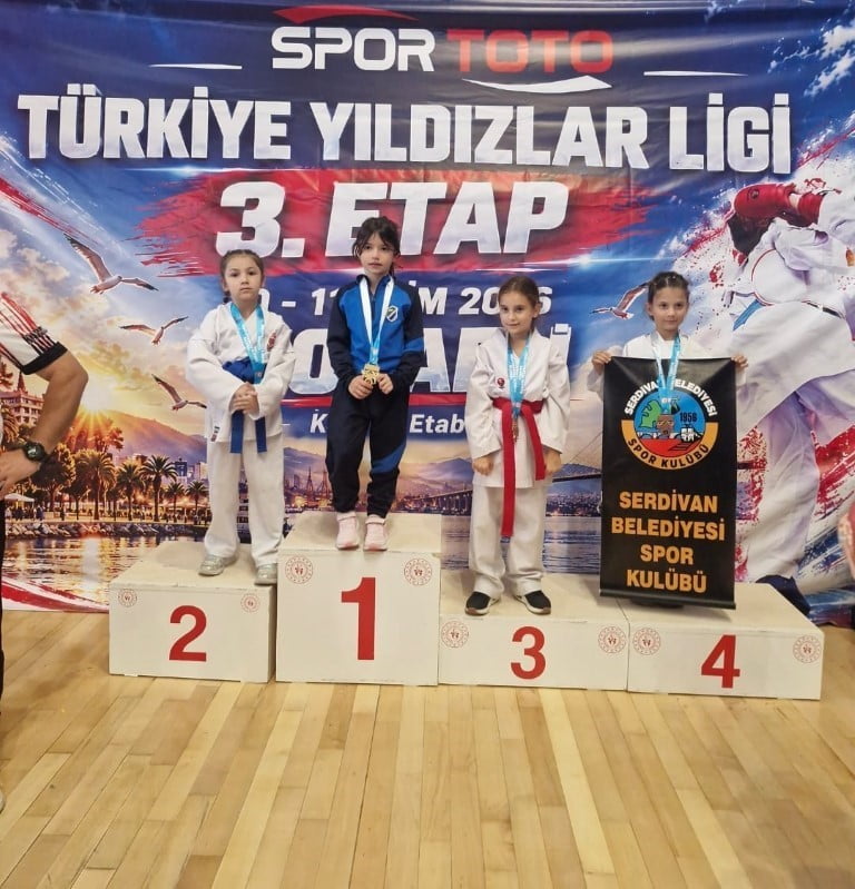 KARTEPE BELEDİYESPOR KARATE TAKIMI, DARICA İLÇESİNDE DÜZENLENEN MİNİK YILDIZLAR KARATE LİGİ...