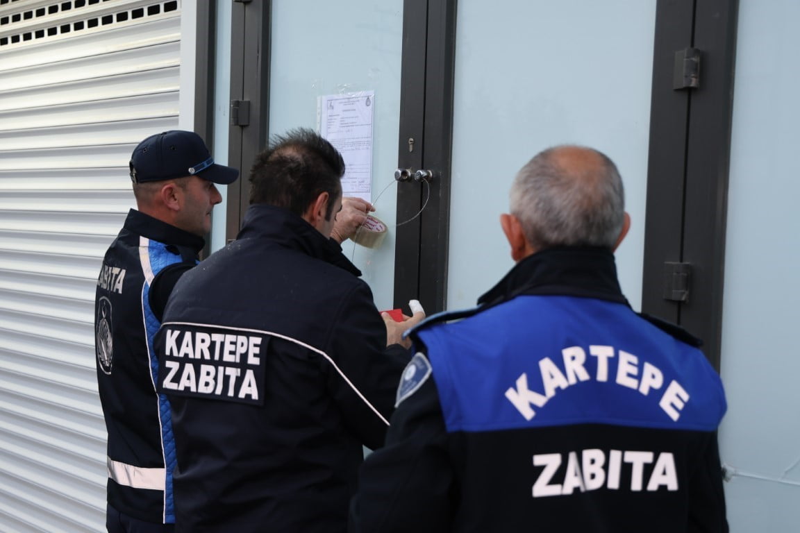 KARTEPE’DE BULUNAN HAKMAR MARKET, KASA-RAF FİYAT UYUŞMAZLIĞI VE SON TÜKETİM TARİHİ GEÇMİŞ ÜRÜNLER...