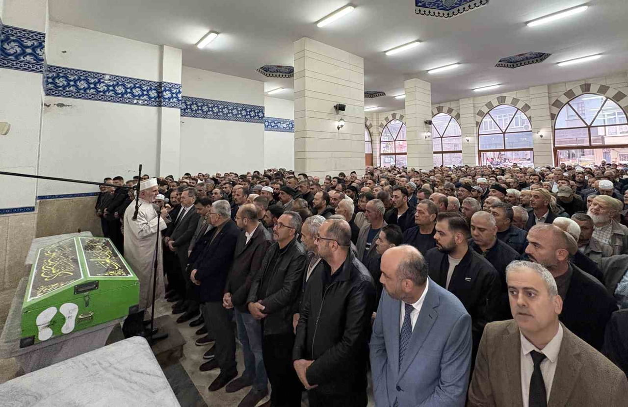 KASTAMONU'NUN TOSYA İLÇESİNDE BİR ŞAHIS TARAFINDAN BAŞINA ODUNLA VURULARAK ÖLDÜRÜLEN YAĞCILAR KÖYÜ...