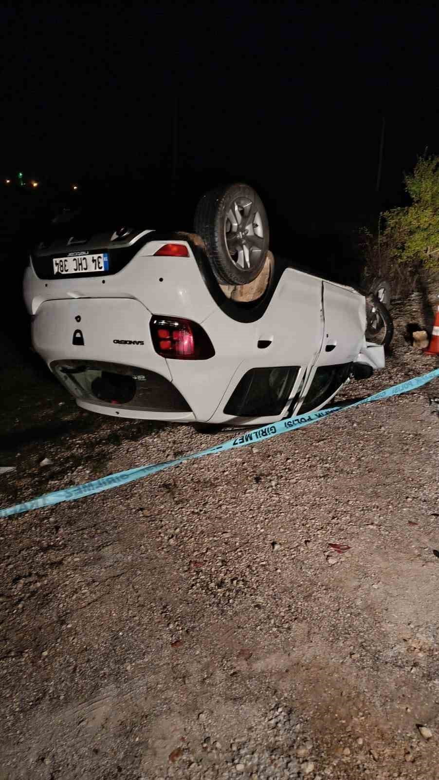 KASTAMONU’NUN SEYDİLER İLÇESİNDE ŞARAMPOLDE TAKLALAR ATAN OTOMOBİLİN SÜRÜCÜSÜ...