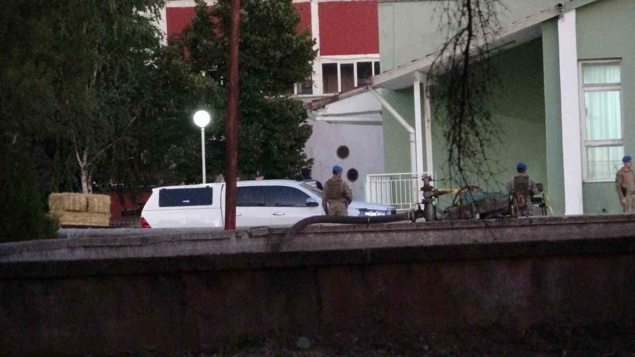 “KASTAMONU ŞEKER FABRİKASI’NDA ÇIKAN TARTIŞMA NETİCESİNDE MESAİ ARKADAŞLARINI SİLAHLA VURARAK...