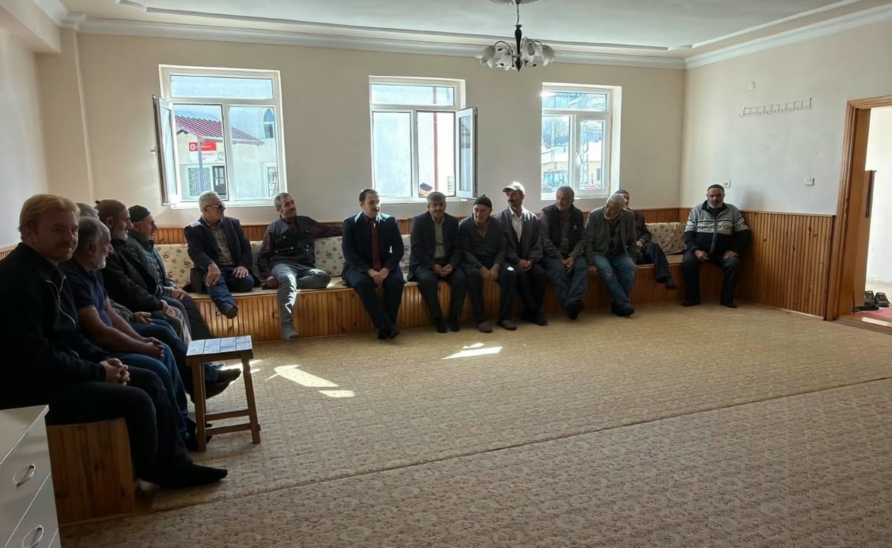 KAYMAKAM AHAT OTLUKBELİ VE ELMALI’DA VATANDAŞLARLA BİR ARAYA GELDİ