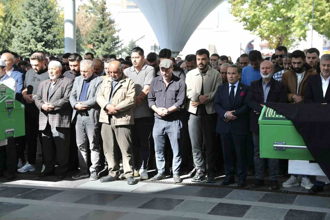 KAYSERİ'DE GAZETEECİ SAMİ DAYANGAÇ'IN OĞLU UMUT DAYANGAÇ HAYATINI KAYBETTİ.