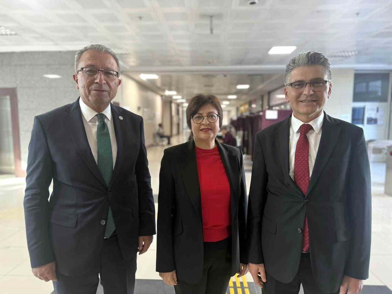 KAYSERİ BAROSU’NDA 3 ADAYIN YARIŞTIĞI BAŞKANLIK SEÇİMLERİ BAŞLADI. BAROYA KAYITLI AVUKATLAR YENİ...