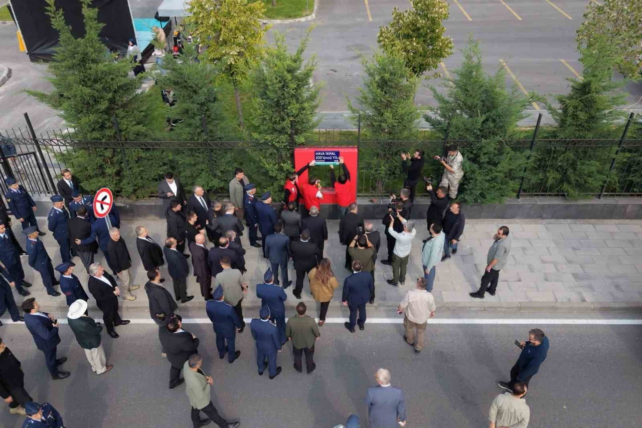 KAYSERİ BÜYÜKŞEHİR BELEDİYE BAŞKANI DR. MEMDUH BÜYÜKKILIÇ, KAYSERİ VALİSİ GÖKMEN ÇİÇEK İLE...