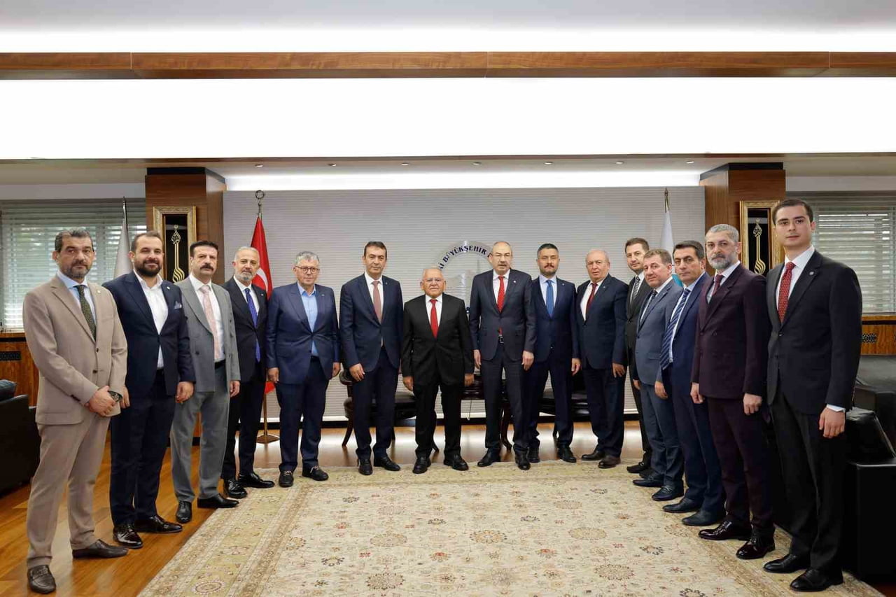 KAYSERİ BÜYÜKŞEHİR BELEDİYE BAŞKANI DR. MEMDUH BÜYÜKKILIÇ; SEÇİMLERDE GÜVEN TAZELEYEREK YENİDEN...