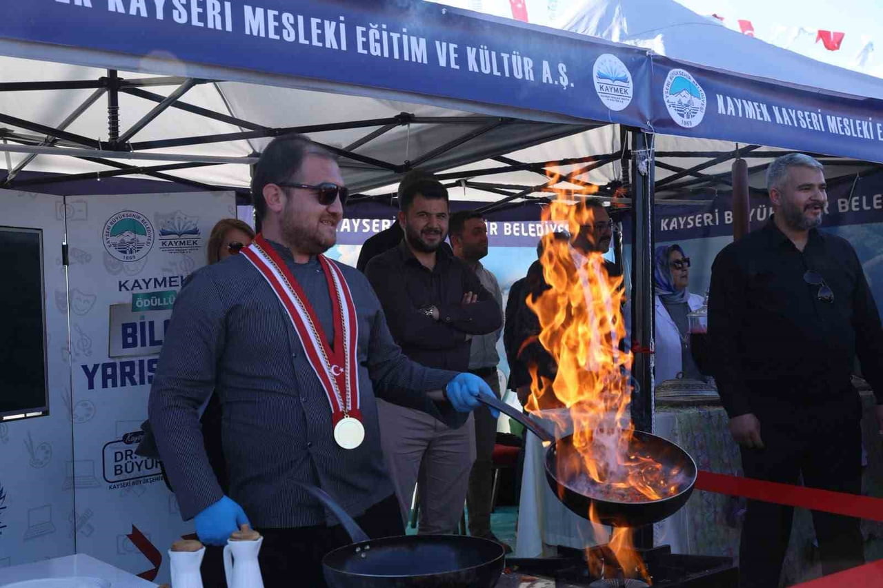 KAYSERİ BÜYÜKŞEHİR BELEDİYESİ, GASTRONOMİ GÜNLERİ’NDE KENTİN KÖKLÜ MUTFAK KÜLTÜRÜNÜ VE YÖRESEL...