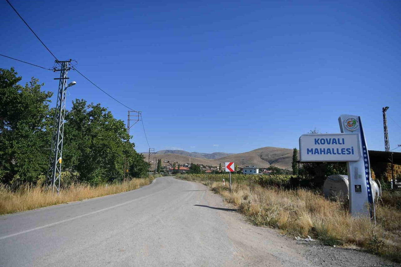 KAYSERİ BÜYÜKŞEHİR BELEDİYESİ, KIŞ MEVSİMİ ÖNCESİNDE KIRSAL MAHALLELERDE ULAŞIM GÜVENLİĞİNİ...