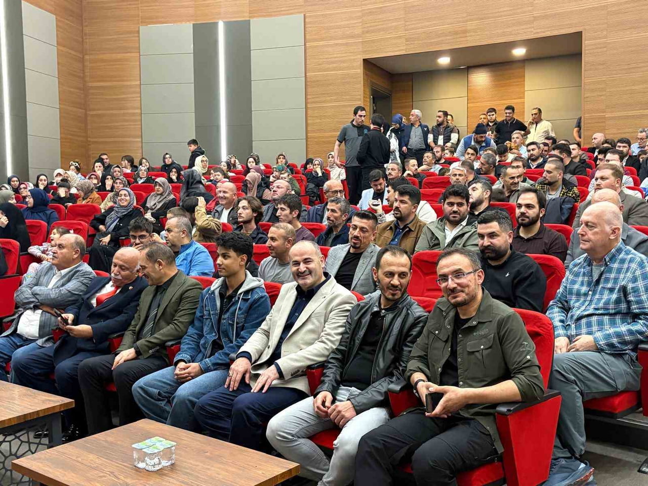 KAYSERİ’DE HİSAR KAPISI DERNEĞİ TARAFINDAN İNSANIN HAYAT GAYESİ VE MANEVİ SORUMLULUKLARINI KONU...