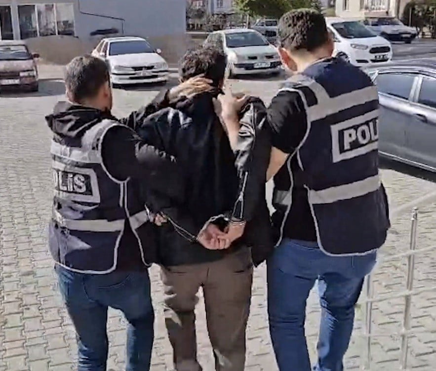 KAYSERİ’DE POLİS EKİPLERİ TARAFINDAN YAPILAN ÇALIŞMALARDA, HAKKINDA ‘SİLAHLI YAĞMA’ SUÇUNDAN 36...