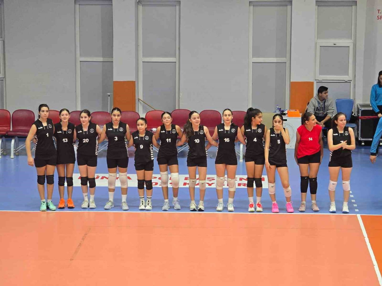 KAYSERİ ERCİYES VOLEYBOL KULÜBÜ, KÜÇÜK KIZLAR KATEGORİSİNDE KARŞILAŞTIĞI ERVA VOLEYBOL KULÜBÜ’NÜ...