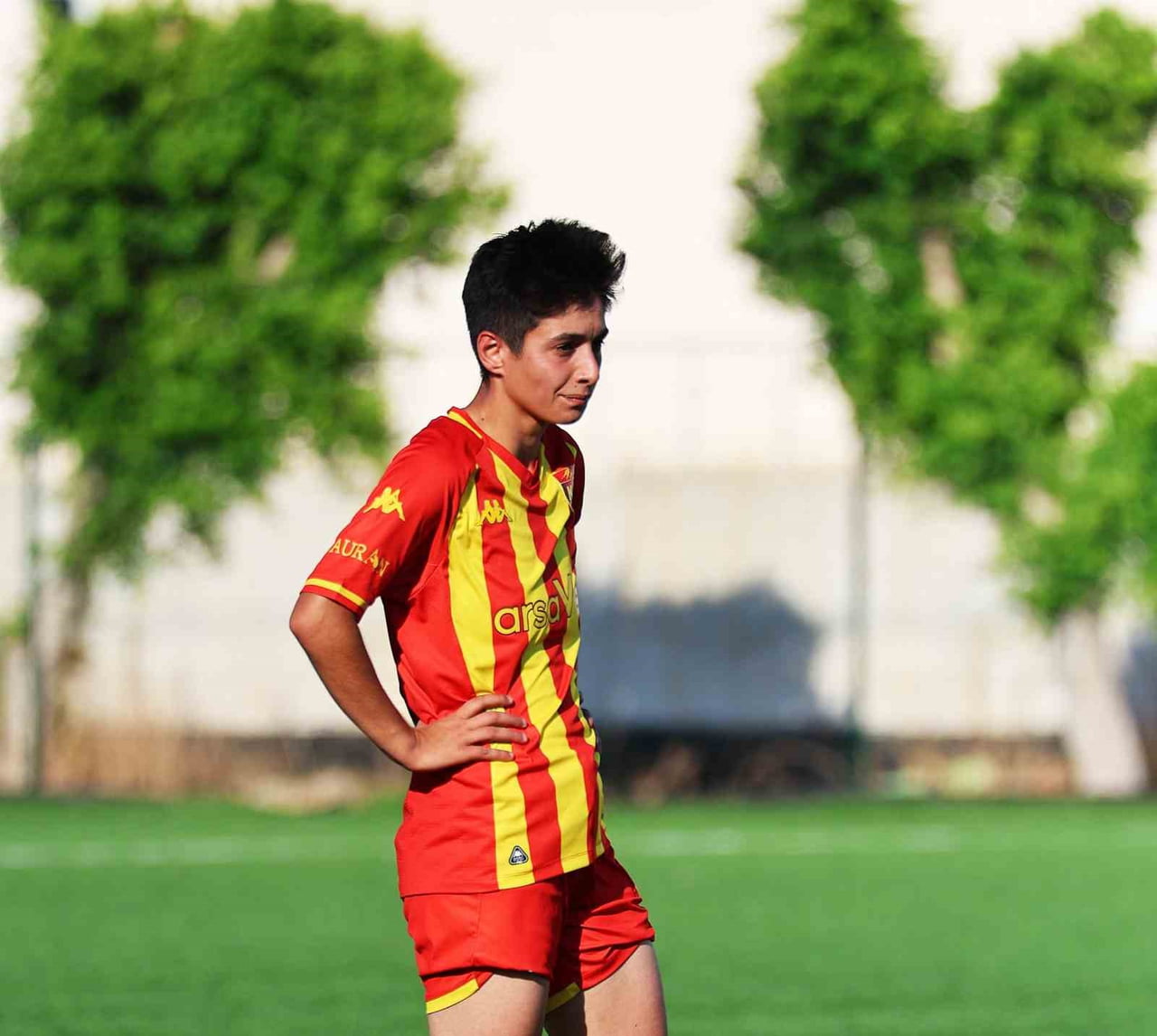 KAYSERİ KADIN FUTBOL KULÜBÜ, TAKIM KAPTANI BAHAR ÖZEN İLE KARŞILIKLI ANLAŞARAK YOLLARINI...