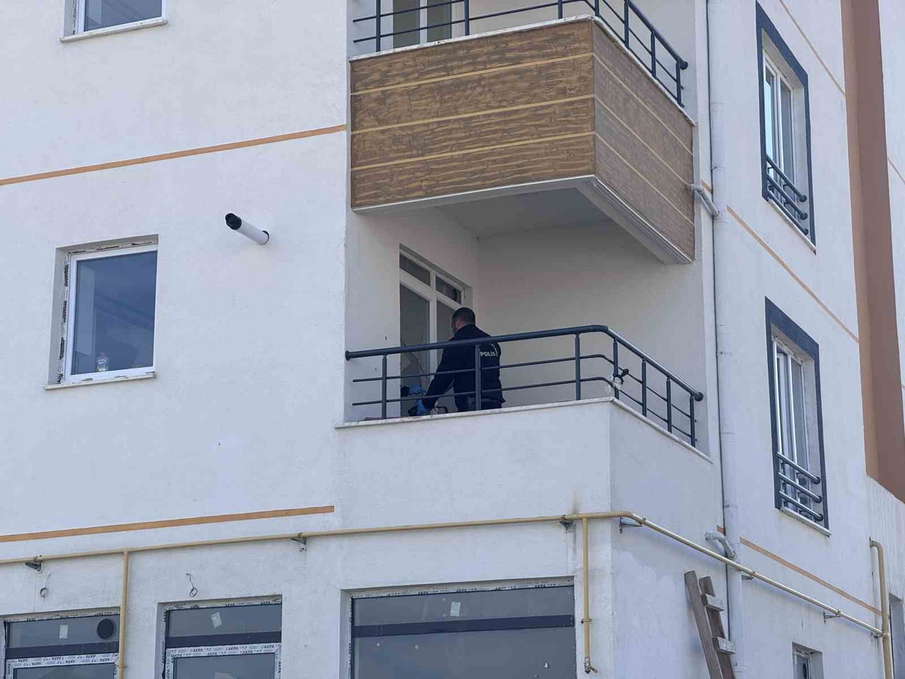 KAYSERİ’NİN MELİKGAZİ İLÇESİNDE HAKKINDAKİ UZAKLAŞTIRMA KARARININ BİTMESİNİN ARDINDAN BABASININ...