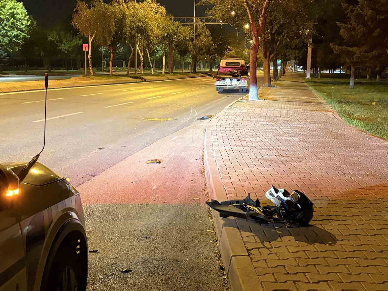 KAYSERİ’NİN MELİKGAZİ İLÇESİNDE ÖNCE OTOMOBİLE ARDINDAN DA TRAFİK LEVHASINA ÇARPTIKTAN SONRA 50...
