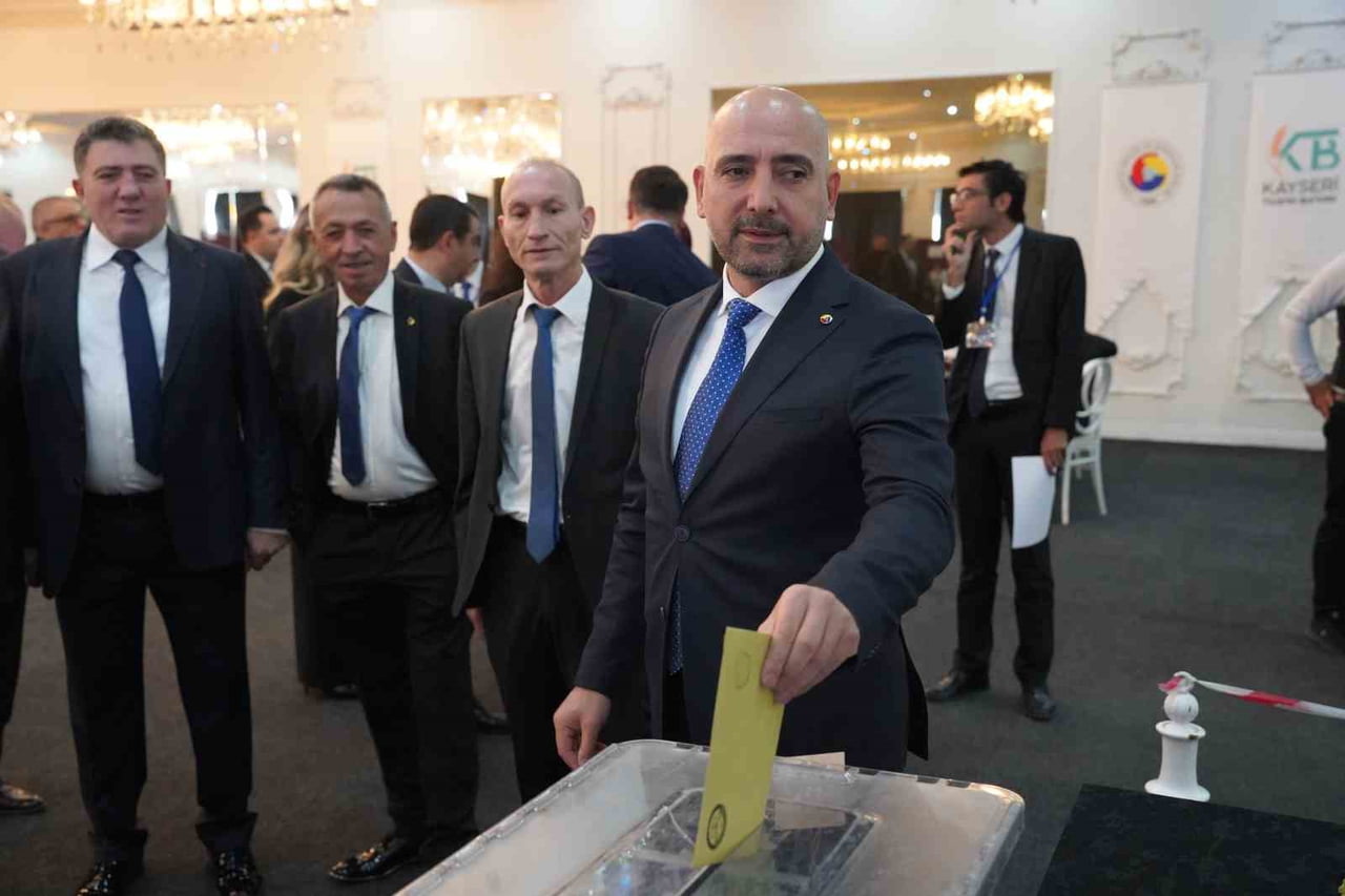 KAYSERİ TİCARET ODASI (KTB) ORGAN SEÇİMLERİ’NDE SANDIK BAŞINA GELEN YÖNETİM KURULU BAŞKANI VE...
