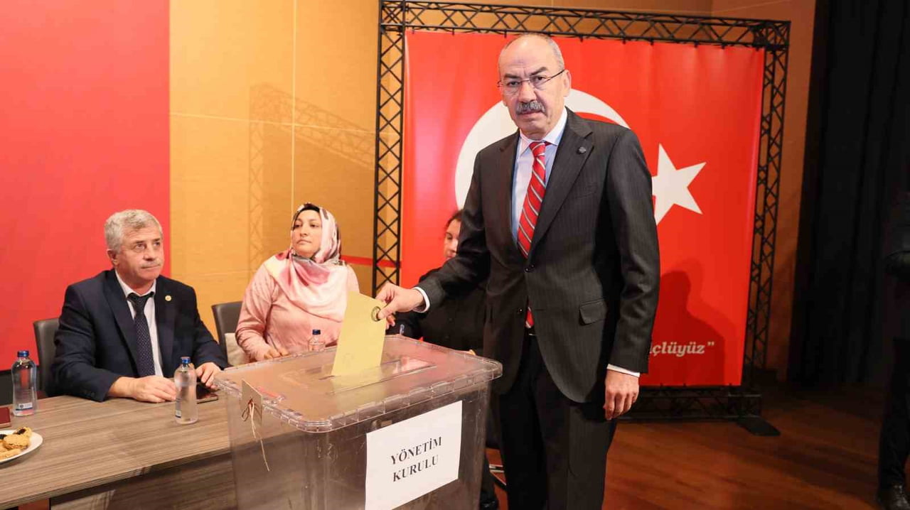 KAYSERİ TİCARET ODASI’NDA (KTO) ORGAN SEÇİMLERİNİN ARDINDAN YAPILAN İLK MECLİS TOPLANTISINDA...
