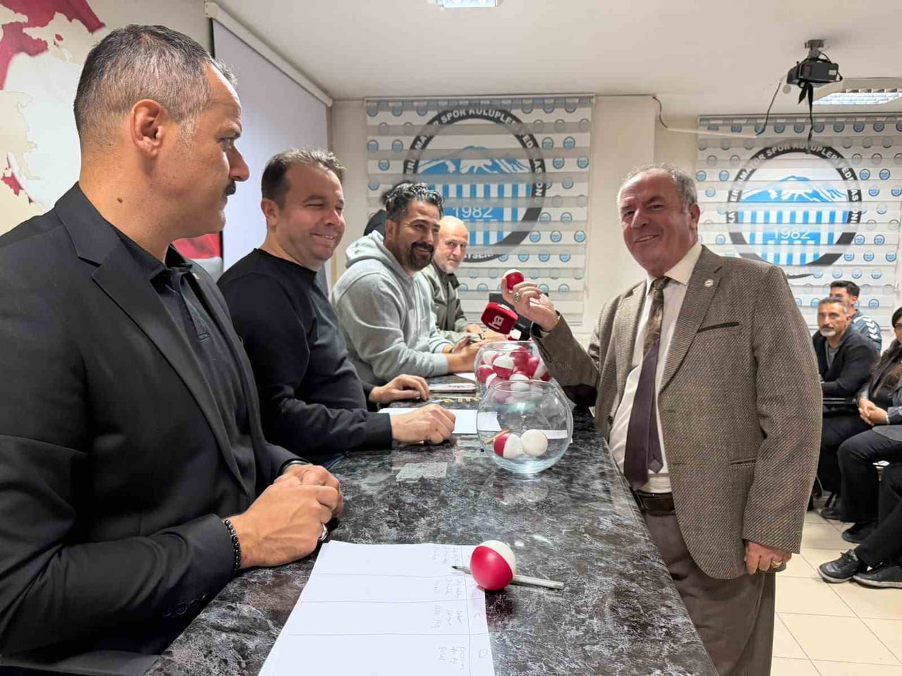 KAYSERİ U14 LİGİ 2026-2027 SEZONU FİKSTÜR ÇEKİMİ YAPILDI. SEZONDA 4 GRUPTA 36 TAKIM MÜCADELE...
