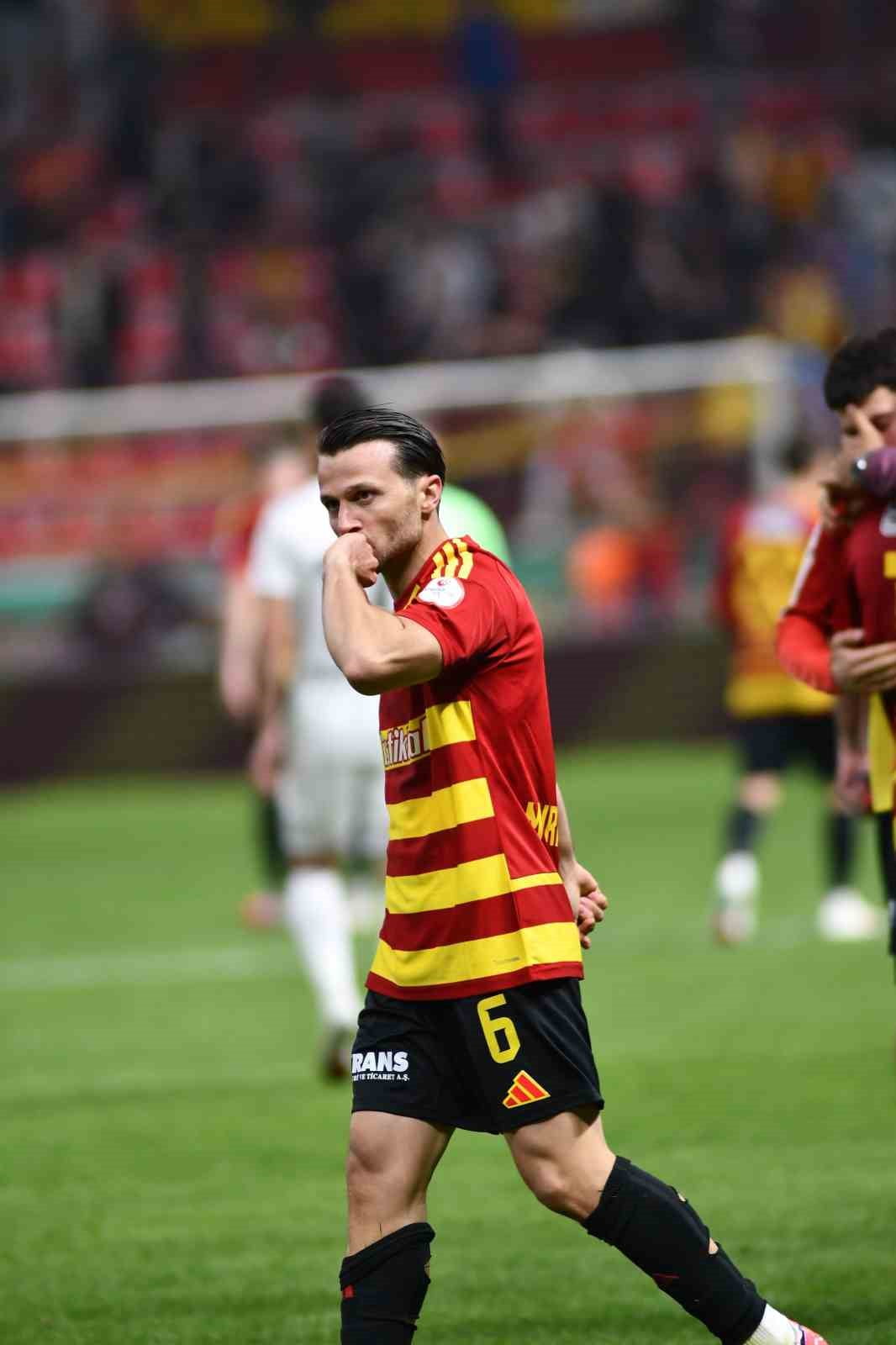 KAYSERİSPOR’UN ORTA SAHA OYUNCUSU MURAT CEM AKPINAR İLK GOLÜNÜ MANİSA FK’YA ATTI