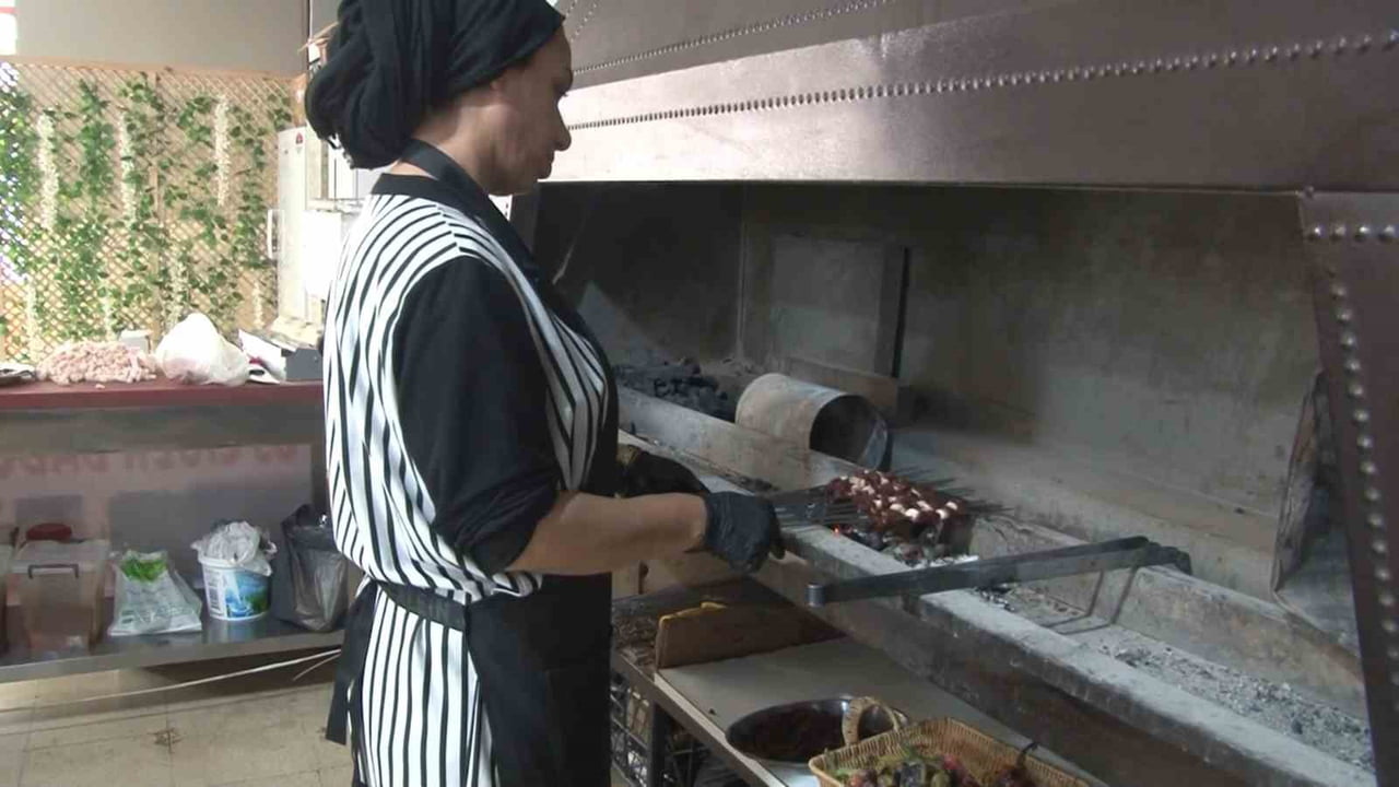 KENDİ İŞLETMESİNİ KURARAK YAKLAŞIK 5 YILDIR OCAK BAŞINDA TER DÖKEN SİBEL ALTUNCU, MESLEĞİNİ ÇOK...