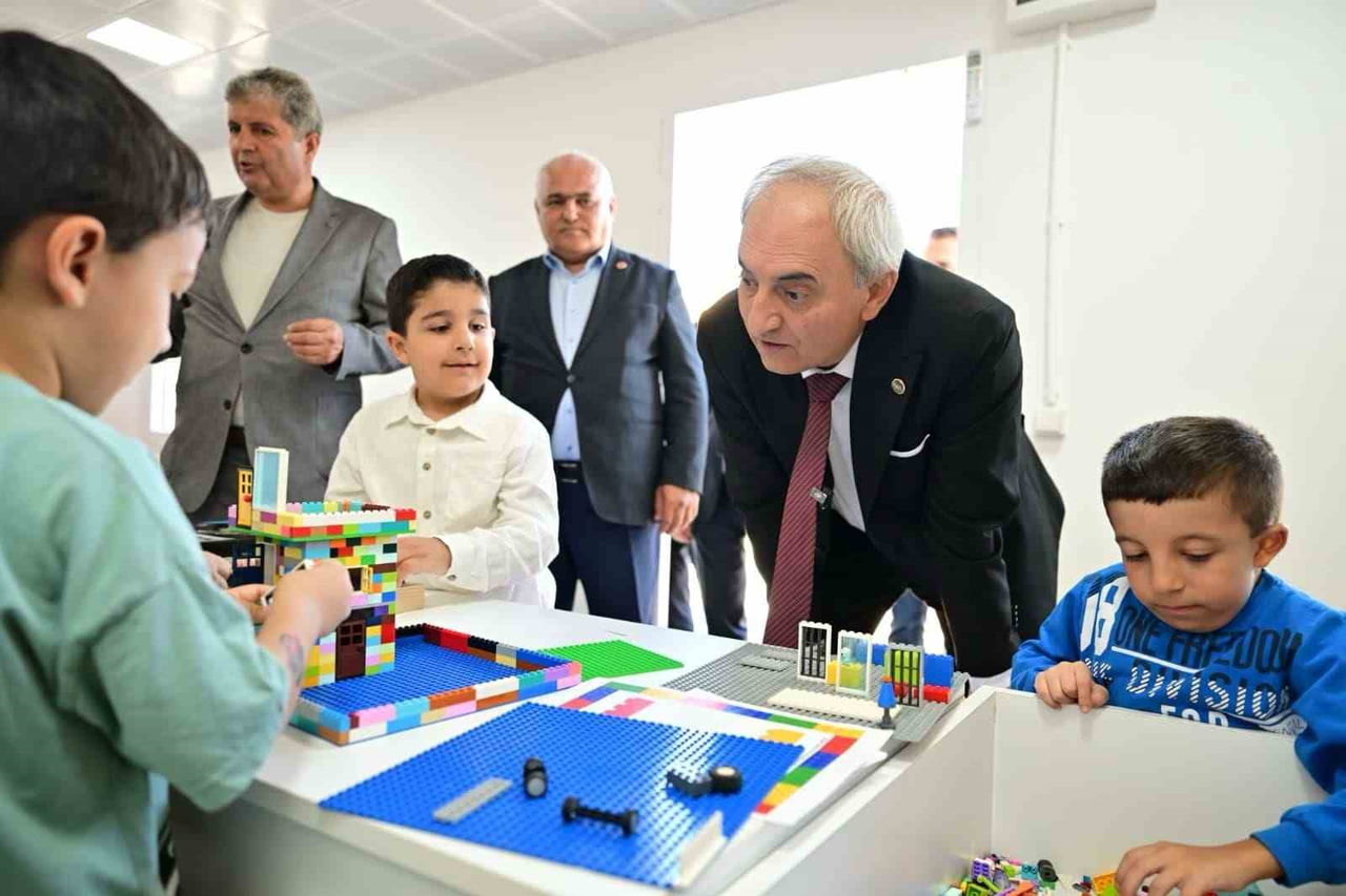 KEPEZ BELEDİYE BAŞKANI MESUT KOCAGÖZ ÖZEL ÇOCUKLARI ZİYARET ETTİ