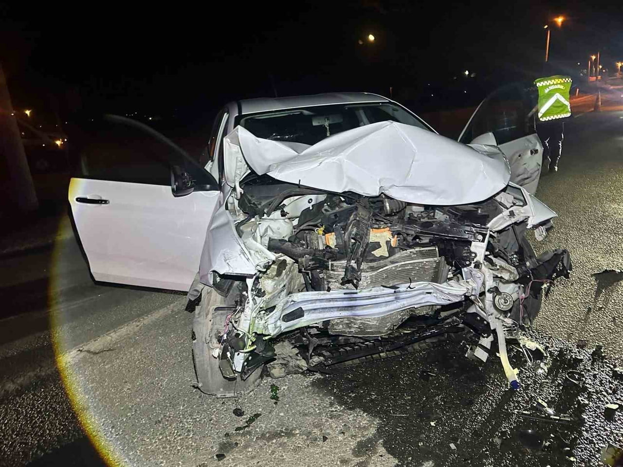 KEŞAN’DA İKİ OTOMOBİLİN ÇARPIŞTIĞI KAZADA 5 KİŞİ YARALANDI