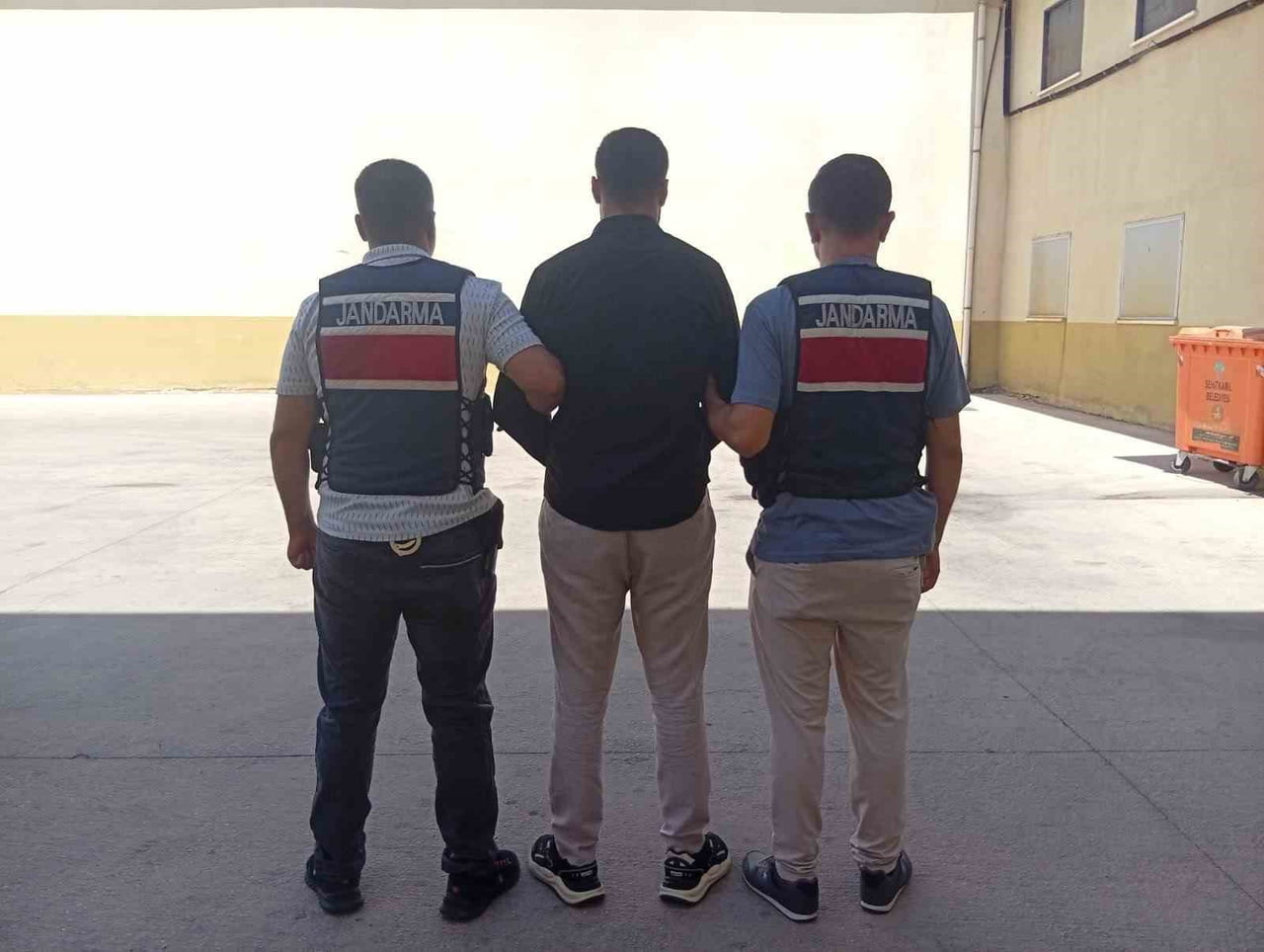 KESİNLEŞMİŞ 14 YIL CEZAYLA ARANAN ŞAHIS YAKALANDI