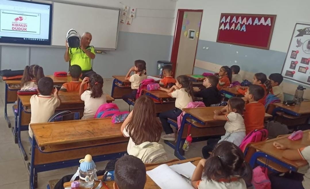 KİLİS'TE ÖĞRENCİLERE TRAFİK EĞİTİMİ