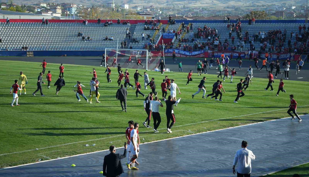 KIRIKKALE FK'NIN AYOS OSMANİYESPOR'U 3-1 MAĞLUP ETTİĞİ KARŞILAŞMADA, UZATMA DAKİKALARINDA GELEN...