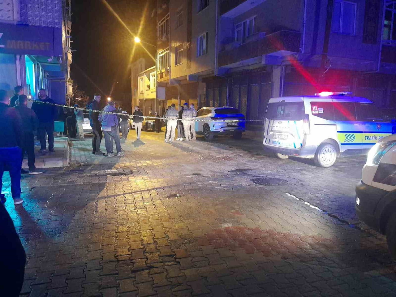 KIRKLARELİ’NİN VİZE İLÇESİNDE YAŞANAN OLAYDA, EŞİNİ SİLAHLA VURARAK ÖLDÜREN KİŞİ, ARDINDAN AYNI...