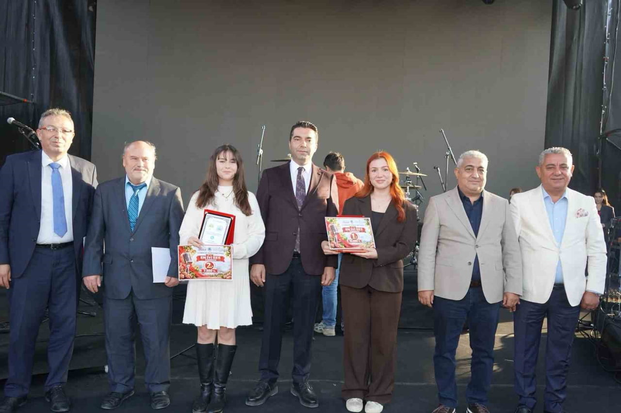 KIRŞEHİR'İN KAMAN İLÇESİNDE DÜZENLENEN CEVİZ FESTİVALİNDE BEYAZAY ŞUBE BAŞKANLIĞI TARAFINDAN KAMAN...