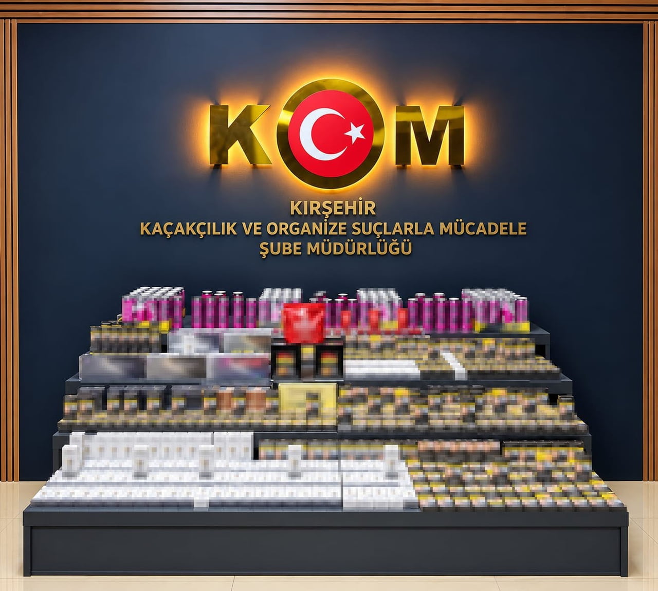KIRŞEHİR’DE POLİS DURDURULAN ARAÇTA 750 PAKET GÜMRÜK KAÇAĞI SİGARA VE 120 ADET GÜMRÜK KAÇAĞI ÜRÜN...