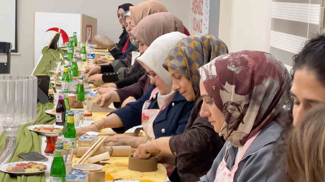 KIZILAY KADIN AĞRI’DAN 81 İL 81 AŞEVİ PROJESİ’NE DESTEK