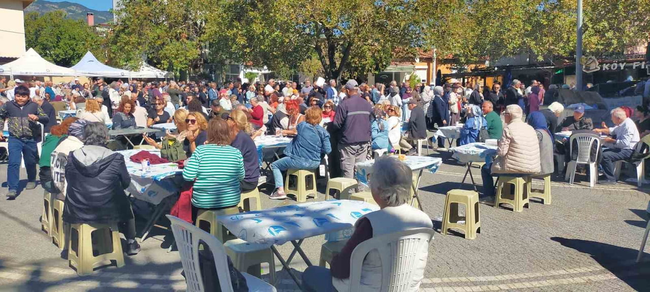 KIZILKEÇİLİ HAYRI