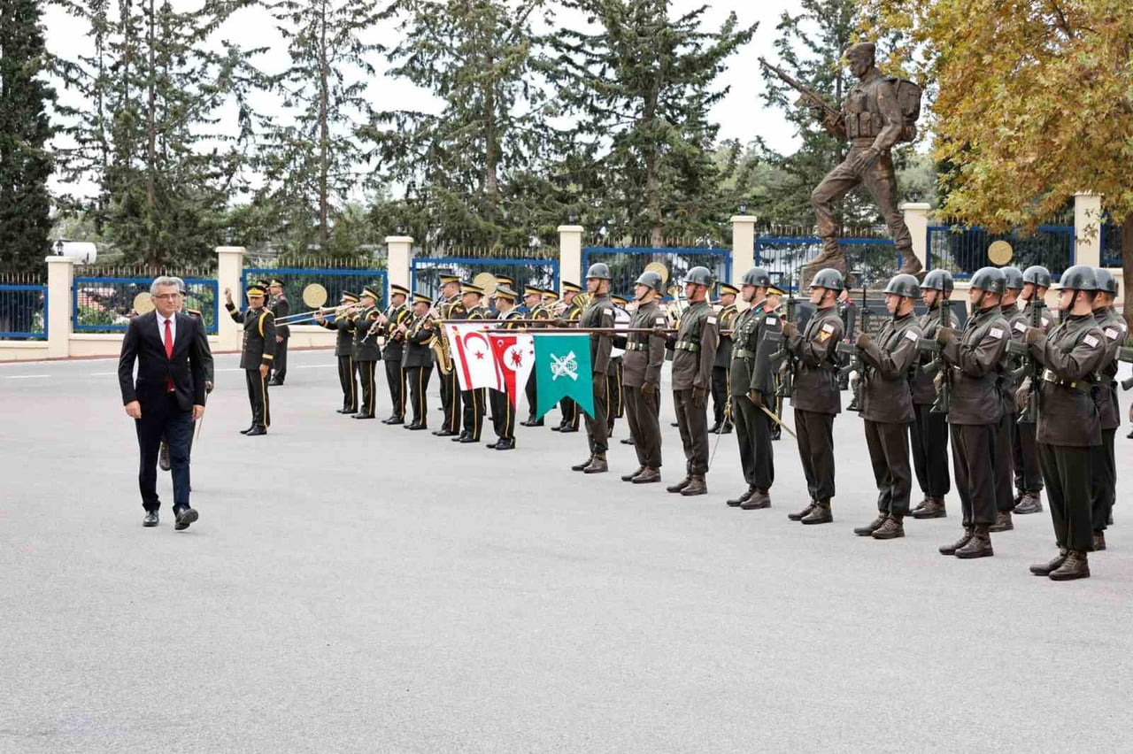 KKTC CUMHURBAŞKANI TUFAN ERHÜRMAN, GÜVENLİK KUVVETLERİ KOMUTANI TÜMGENERAL ŞÜKRÜ BİLİR’İ ZİYARET...
