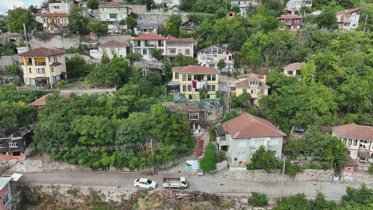 KOCAELİ BÜYÜKŞEHİR BELEDİYESİ, İZMİT'İN AKÇAKOCA MAHALLESİ'NDE BULUNAN TARİHİ YAPININ RESTORASYON...