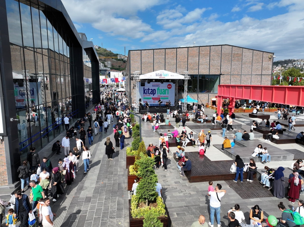 KOCAELİ BÜYÜKŞEHİR BELEDİYESİ, KOCAELİ KİTAP FUARI'NA GELECEK ZİYARETÇİLER İÇİN ULAŞIM KOLAYLIĞI...
